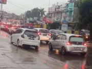 Macet Parah di Ruas Jalan H Adam Malik Kota Jambi