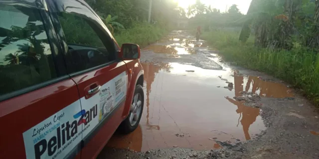 Beginilah kondisi kerusakan Jalan Sersan. Poto ini diambil, Kamis (3/11-2022).