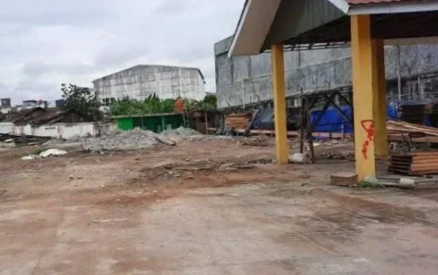 Gedung Graha Lansia Kota Jambi Dihancurkan Untuk Kepentingan Lokasi Pembangunan Rumah Sakit Tipe C, dan Belakangan Proyek Rumah Sakit dengan Anggaran Rp 25 Miliar malah gagal.