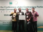 Bupati Romi Hariyanto menerima penghargaan Ramsar's Award di Jenewa, Swiss tahun 2022.