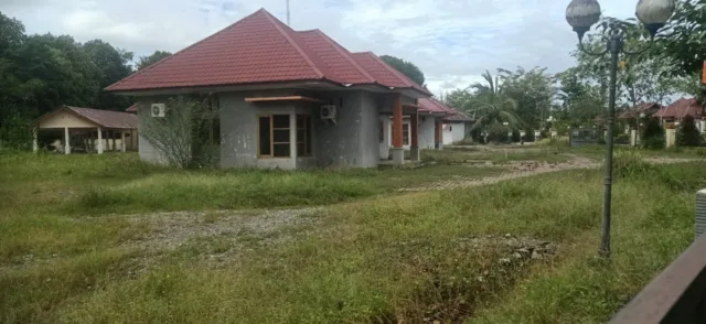 Tanpa Berpenghuni, Rumah Dinas Kepala SKPK Nagan Raya Sepi