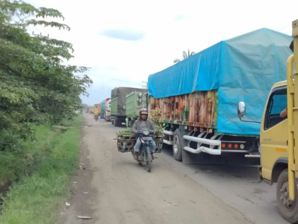 Pengangutan batubara yang selama ini bikin kemacetan. 