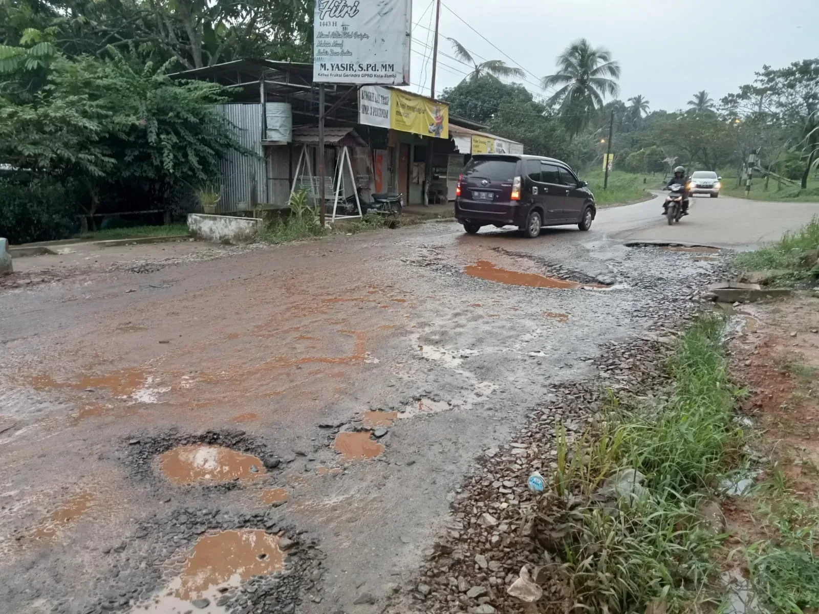 Warga pengguna jalan berharap Pemerintah Kota Jambi untuk segera melakukan perbaikan. 