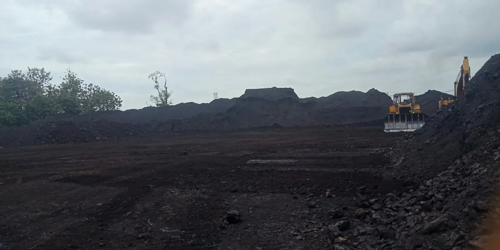 Merosot Ketersediaan Batubara di Stockpile Batubara di daerah Pelabuhan Talang Duku. 