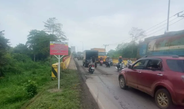 Tampak beginilah kondisi sekarang Jembatan Batanghari II Jambi yang menghubungkan Kota Jambi - Kabupaten Muaro Jambi dan Kabupaten Tanjung Jabung Timur, mengalami kerusakan.