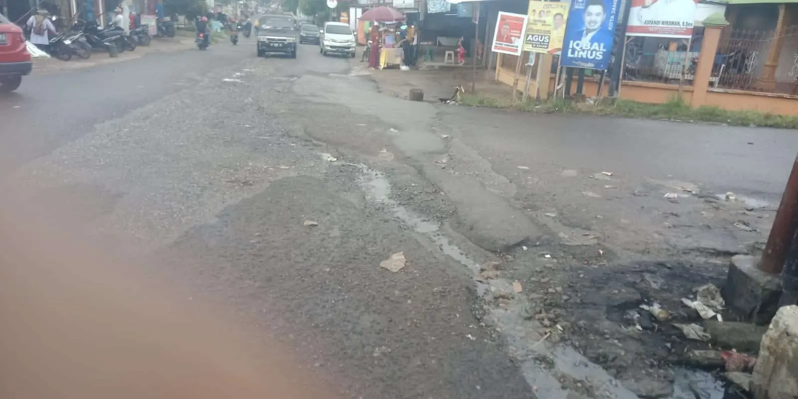 Rusak lihat ini di Simpang Empat, Pasar Sayur, Kebon Kopi. 