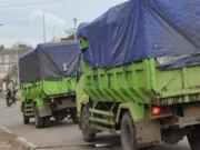 Truk pengangkut Batubara Jambi dihentikan.