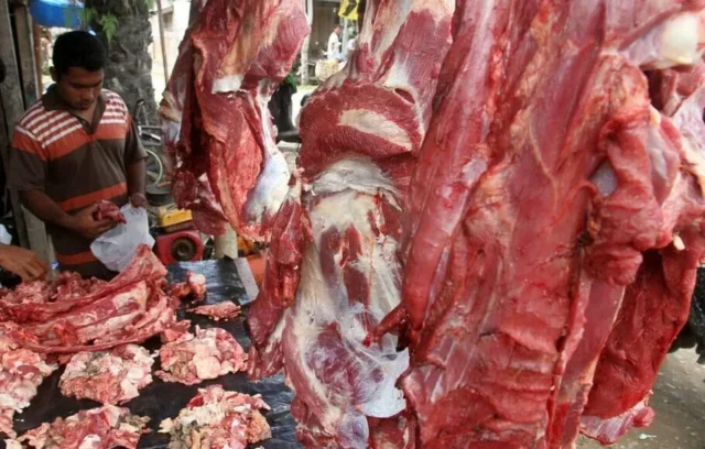 Harga Daging Sapi di Pasar Moderen Angso Duo Jambi naik Hingga Mencapai Rp 150 ribu/Kilogram menjelang Idul Fitri 2023.