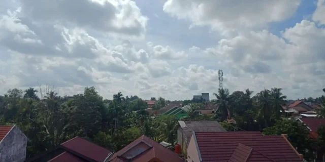 Jambi dilanda suhu tinggi yang diakibatkan gerak semu Matahari, dan Hindari Keluar Rumah.