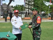 Bupati Polewali Mandar, H. Andi Ibrahim Masdar menyampaikan terima kasih kepada TNI khususnya Korem 142/Tatag dan Kodim 1402/Polman atas terselenggaranya TMMD Di Kabupaten Polewali Mandar.