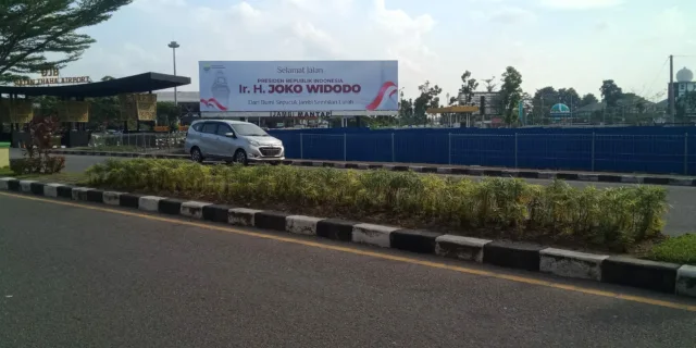 Inilah spanduk yang dipasang di Bandara Sultan Thaha Jambi sambut Kunjungan Presiden Jokowi ke Jambi, Selasa (16/5-2023).