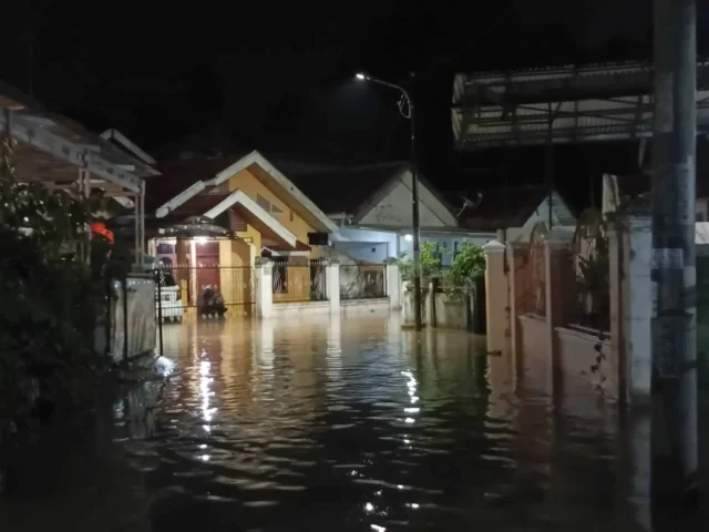 Perumahan Teguh Permai I tergenang banjir.