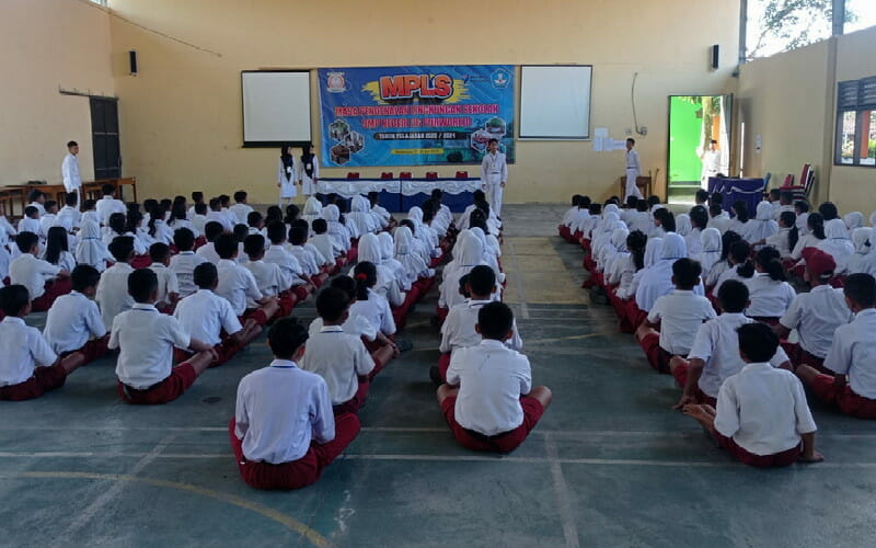 Hari Pertama Masuk Sekolah SMPN 26 Purworejo Laksanakan MPLS