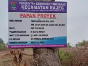 Diduga Asal Pasang, Proyek Pemeliharaan SPAL -Uditch di Kecamatan Rajeg Terkesan Asal Pasang