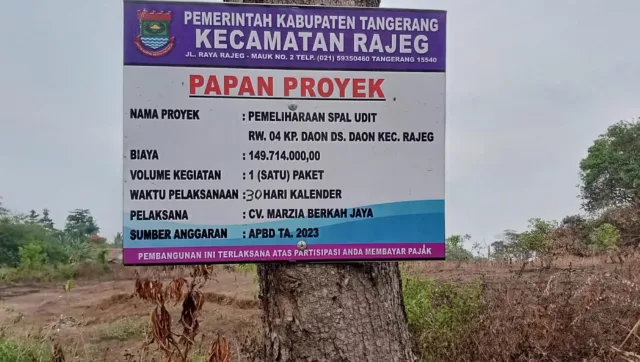 Diduga Asal Pasang, Proyek Pemeliharaan SPAL -Uditch di Kecamatan Rajeg Terkesan Asal Pasang