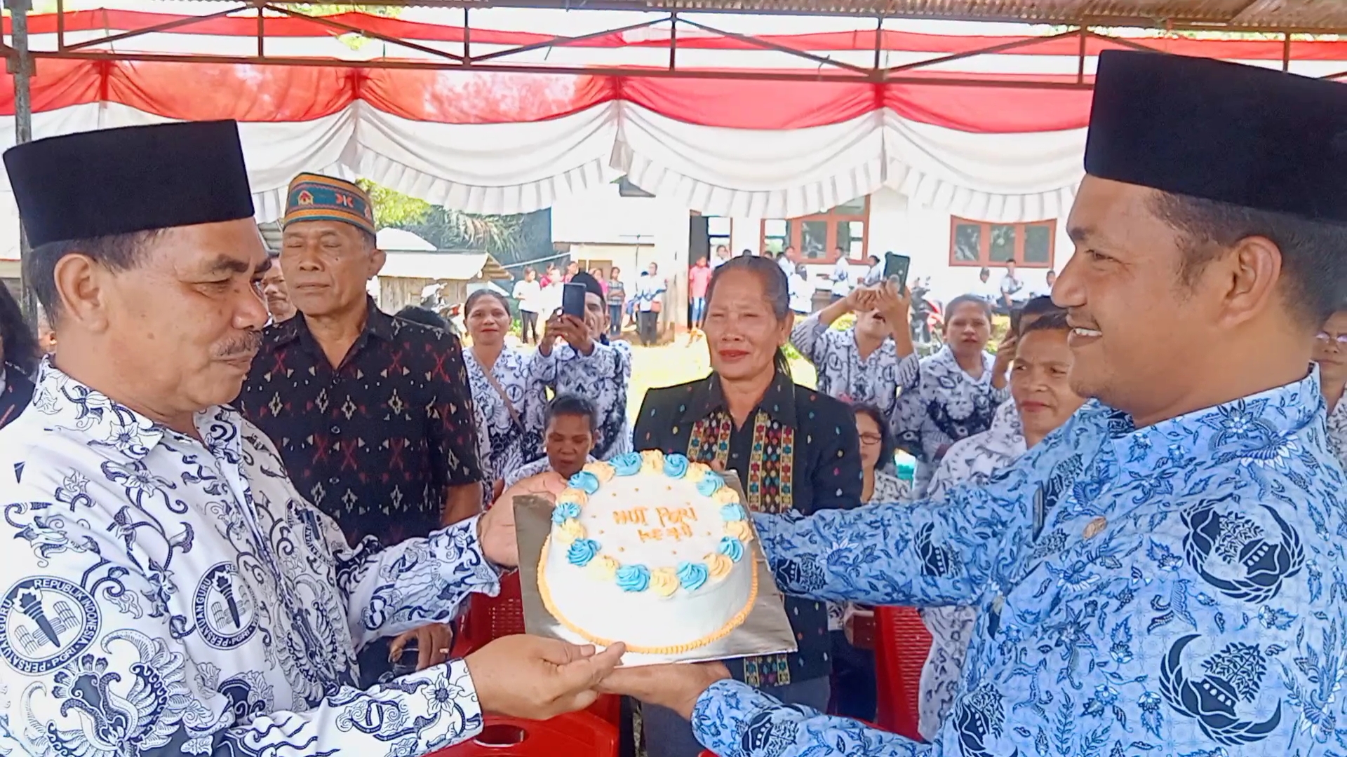 Rayakan HGN Dan HUT PGRI Ke 78, PGRI Kecamatan Pacar Manggarai Barat NTT Gelar Upacara Apel Bendera