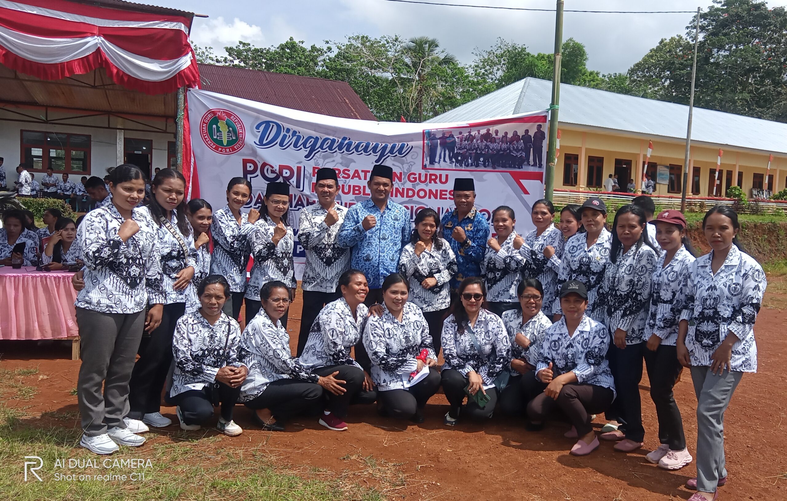 Rayakan HGN Dan HUT PGRI Ke 78, PGRI Kecamatan Pacar Manggarai Barat NTT Gelar Upacara Apel Bendera