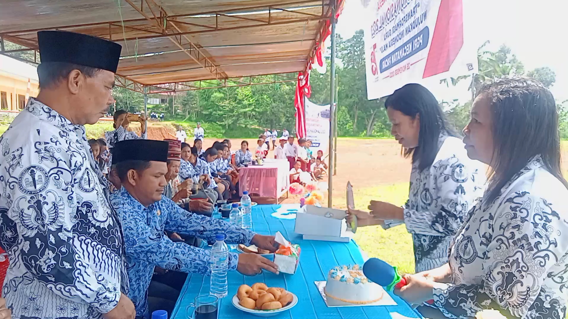 Rayakan HGN Dan HUT PGRI Ke 78, PGRI Kecamatan Pacar Manggarai Barat NTT Gelar Upacara Apel Bendera