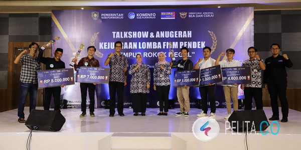 Juara Lomba Film Pendek Gempur Rokok Ilegal Dapatkan Trophi dan Uang Pembinaan