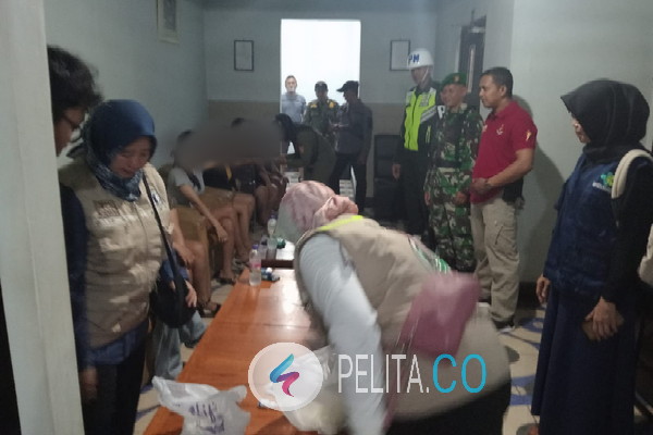 Tim Gabungan Polres Purworejo Gelar Operasi Pekat, Pemandu Dan Pengunjung Karaoke di Periksa