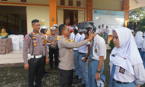 Antisipasi Kenakalan dan Menekan Kecelakaan Lalu Lintas di Kalangan Remaja, Polres Purworejo Gelar PGTS di SMA N 7 Purworejo