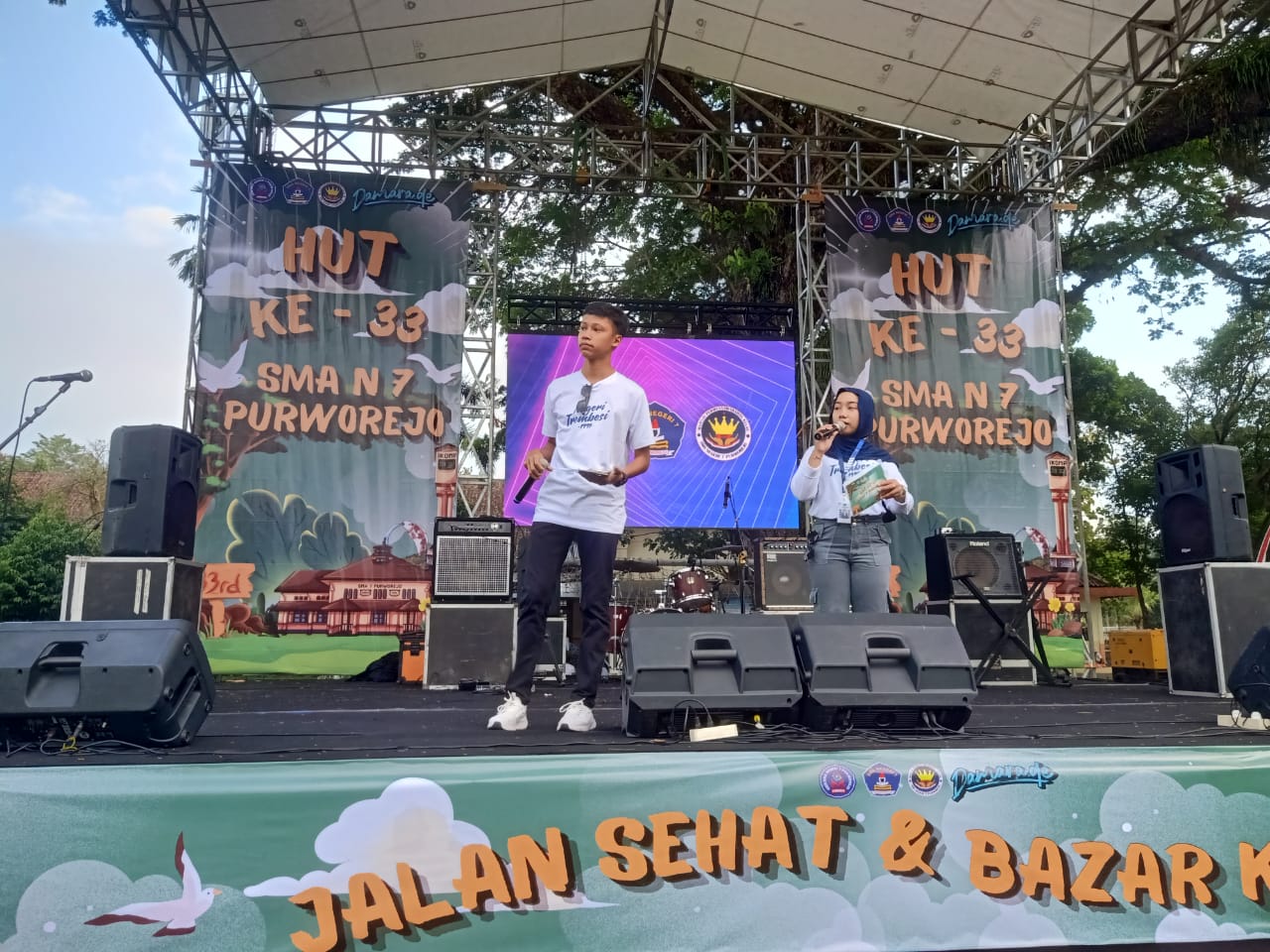 Puncak HUT Ke 33 SMAN 7 Purworejo Dimeriahkan Jalan sehat, Bazar dan Konser Musik Damara De